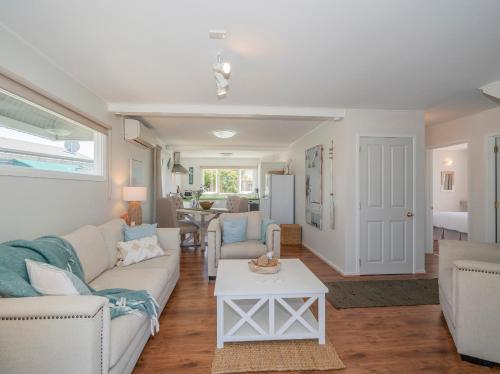 The Doll's House - Whitianga Holiday Home photo 3