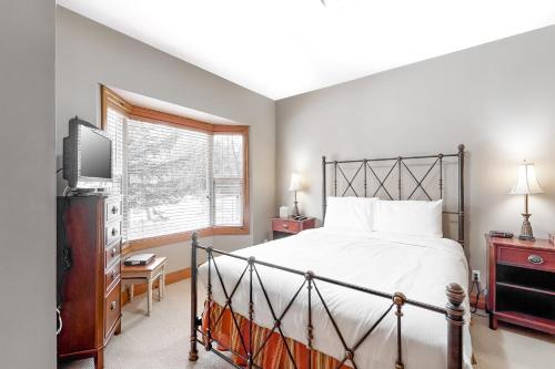 Condo 107 at Snowbridge