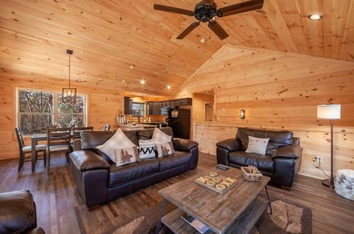 Luxury Good Vibes Cabin in Sevierville, USA