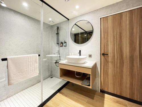 Standard Double Room image 8