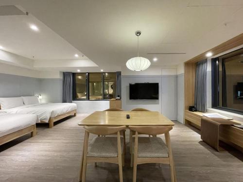 room detail thumbnail 1