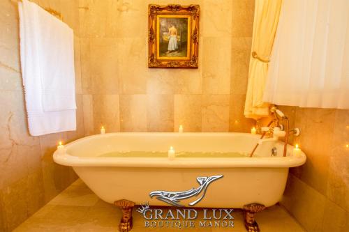 Grand Lux Boutique Manor