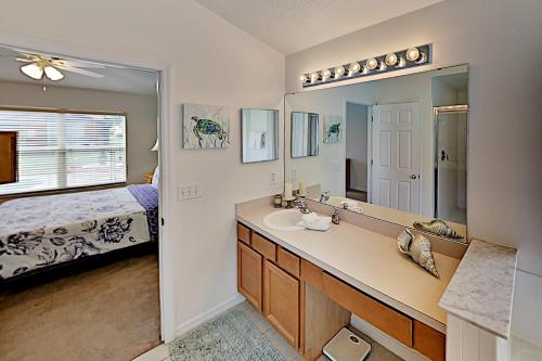 Beautiful Resort Villa - Private Pool & Game Room home - image 8