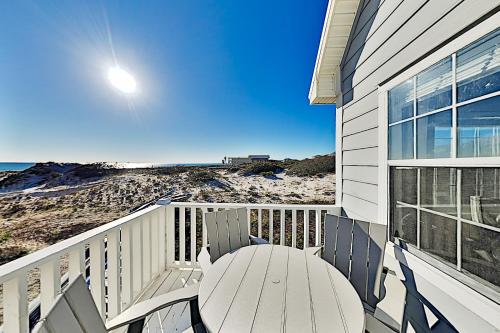 Great Getaways - Unit A - Pool 100 Yards to Beach Duplex - image 2