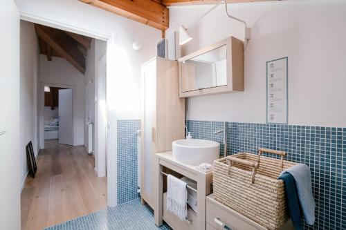 Modern Luxury Attic - byMyHomeInComo - image 5