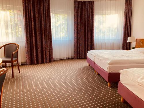 3 twin beds