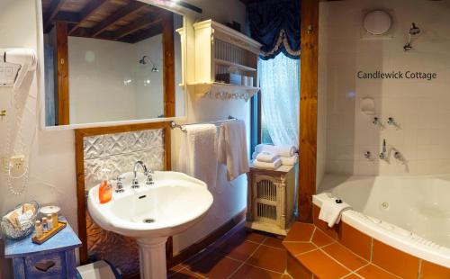 room detail thumbnail 2
