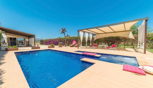 sa Pobla Villa Sleeps 2 with Pool and Air Con gîte à louer Costitx