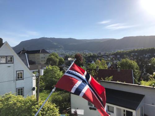 B&B Bergen - # 1 Mountain View with free street parking - Bed and Breakfast Bergen