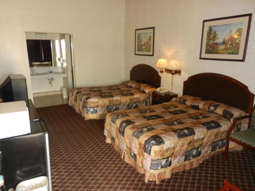 Rodeway Inn - image 6