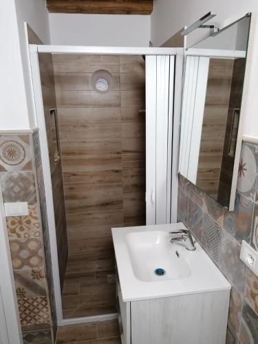 Case Vacanze in pieno centro a 350 metri dal mare. Casa Azzurra, Casa Trinacria e Casa Loredana.