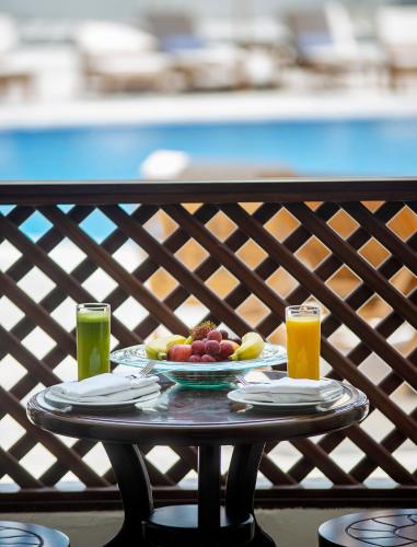 Ezdan Palace Hotel Room Type - Superior Twin Room Pool View