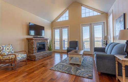 Table Rock Retreat condo - image 7