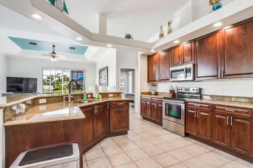 Cape Coral Paradise - image 5