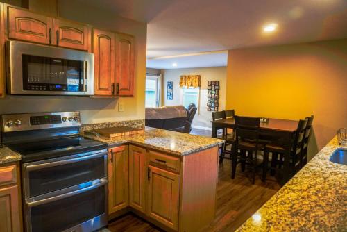 Cabin by the Creek with private creek access - Accommodation - Tannersville