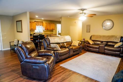 Cabin by the Creek with private creek access - Accommodation - Tannersville