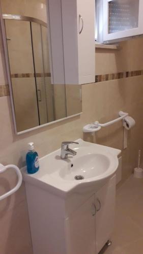 Modern apartment Bezer
