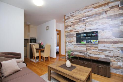 S-Lux Zlatibor - image 3