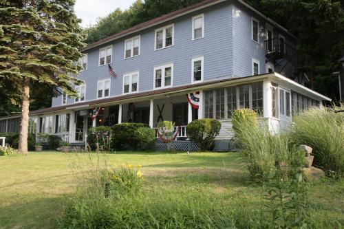 Inn at Starlight Lake & Restaurant