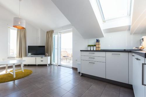 Apartments 2A 3