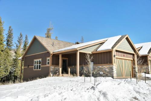 Luxury Chalet #127 - Hot Tub & Great Views - 500 Dollars of FREE Activities & Equipment Rentals Daily in Winter Park, USA