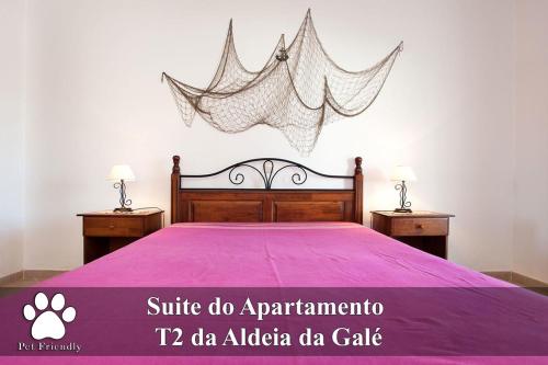 Os Apartamentos A Ramos na Praia da Galé Estão inserido em Condomínio com PISCINA, Fica apenas a 350 Metros da Praia da Galé - Apartamentos com Ar Condicionado tanto nos Quartos como na Sala, Smart TV com Prime Vídeo e Cozinha Completa