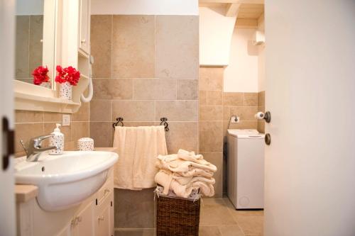 Bathroom, Masseria Bianca di Puglia in Macchia di Monte