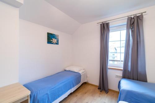 1 double bed, 2 twin beds, 1 sofa bed