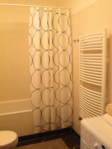 Leongargt Apartments - image 13