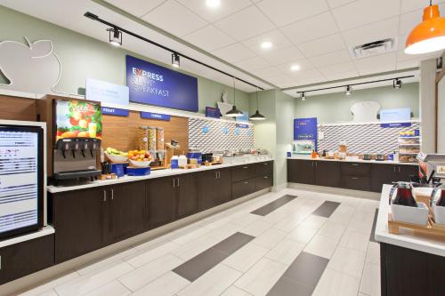 Holiday Inn Express & Suites Moses Lake by IHG