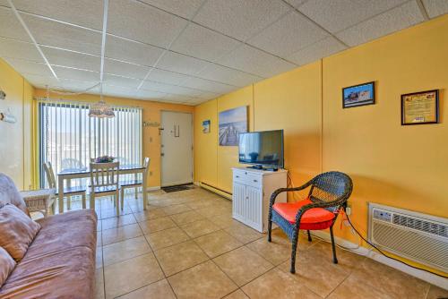 Wildwood Crest Beach Condo Balcony with Ocean Views in Wildwood Crest, USA
