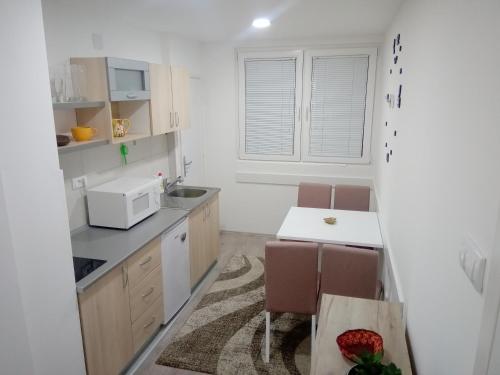 Konyha, Fantastik in Bajina Basta