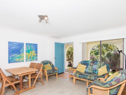 Exterior view of Blueys Beach Villa Manyana 28