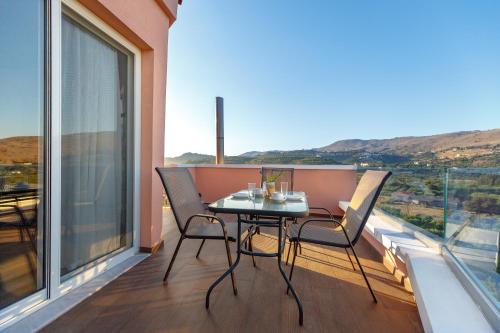Nice View Studios by ILIOS Georgioupoli in Krionerida