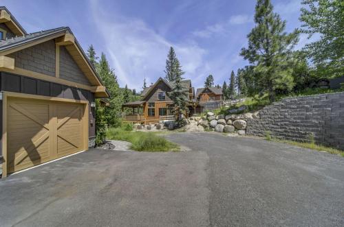 Golden Bar Townhome 65 at Tamarack Resort by Casago McCall - Donerightmanagement - image 2