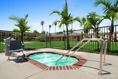 Spa, Travelodge by Wyndham Santa Maria in Santa Maria (CA)
