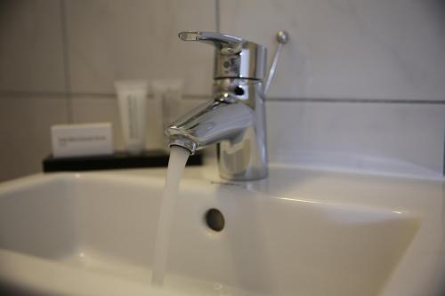 The Townhouse Hotel - image 8