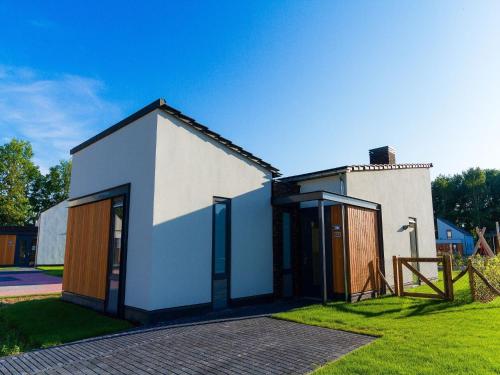  Modern villa with a themed kids bedroom in Limburg, Pension in Roggel