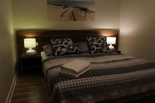 3 twin beds