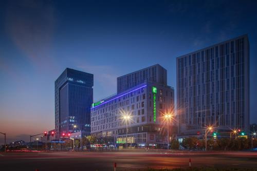 Exterior view, Holiday Inn Express Shanghai Huijin in Qingpu and Zhujiajiao