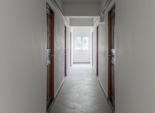 Facilities, MiddleWay House near Safari World