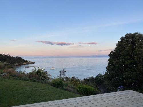 Incredible Bay Views - Kaiteriteri Bach