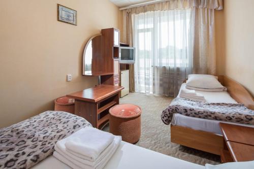 2 twin beds