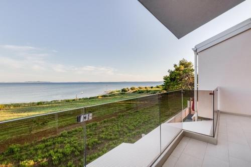 Two bedroom beachfront villa with jacuzzy - SGA3 - image 5