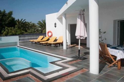  Villas del Mar Viña y Cabrera, Pension in Puerto Calero