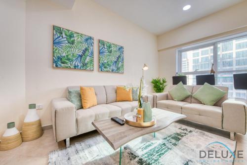 Next to Lake 2BR Apartment Accessible to Metro, Dubai Gate 2, Jumeirah Lake Towers by Deluxe Holiday Homes, Дубай (фото 7)
