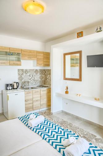  Tommy's Rooms in Charaki