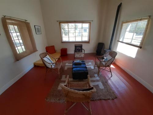 The Owlhouse Backpackers – Nieu-Bethesda, IL