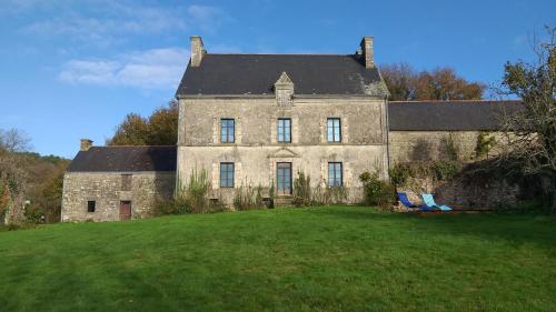 Maison de maître en granit avec 6 chambres à proximité de Vannes Morbihan gîte à louer Sulniac