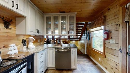 Snoring Bear cabin - image 5